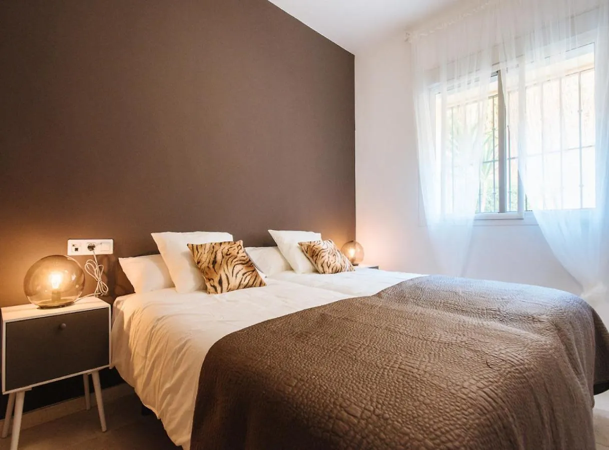 Sol Suite Apartment With Garden 세비야 0*,