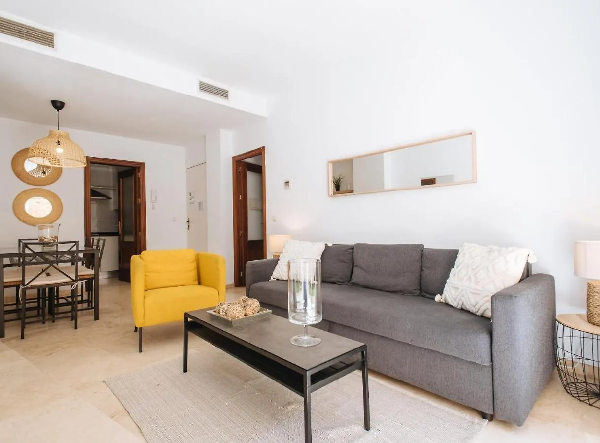 Sol Suite Apartment With Garden 세비야 0*,  스페인